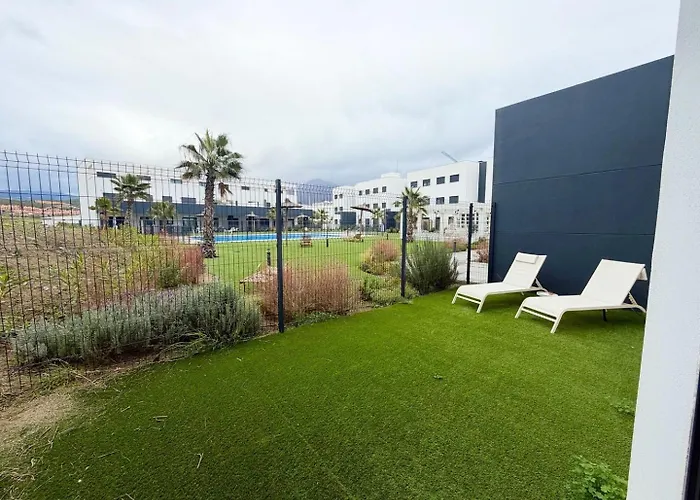 Elegant With Pool And Parking By Bebalmy Эстепона