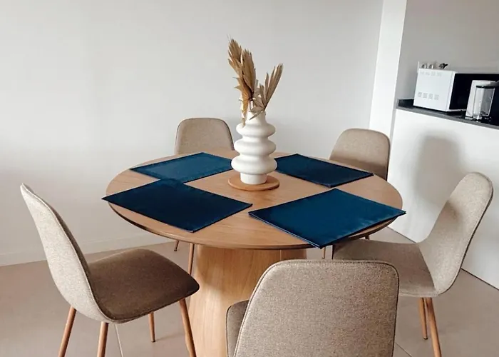 Elegant With Pool And Parking By Bebalmy *